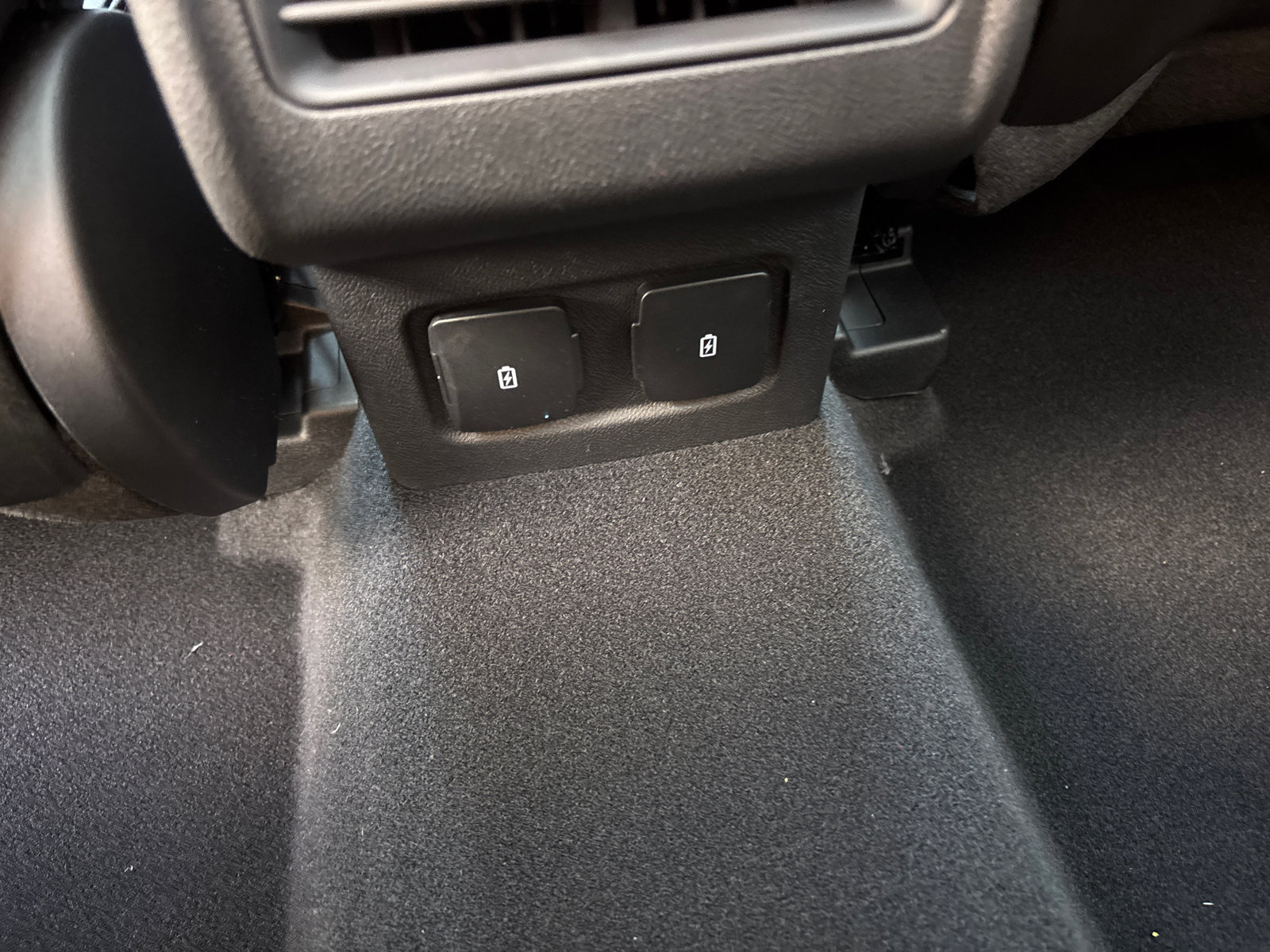 New 2026 Lincoln Corsair Reserve w/ Rear Removable Package Tray image 32