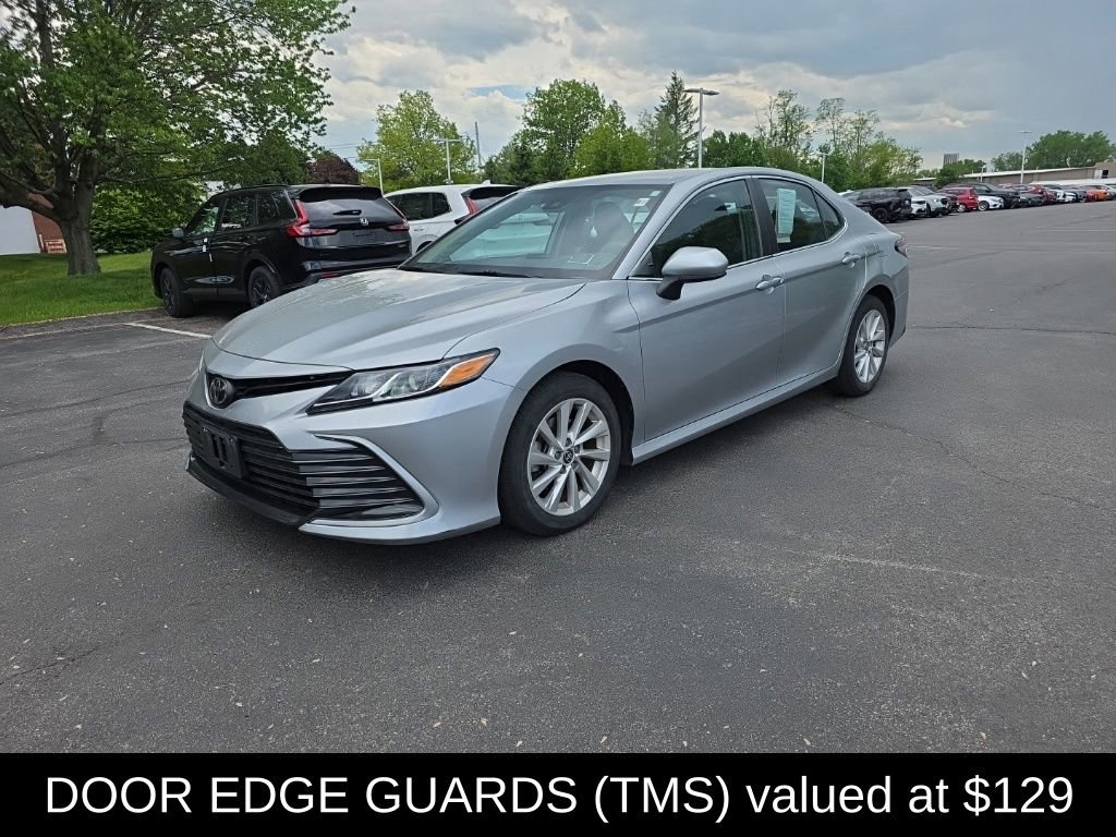 Used 2021 Toyota Camry LE FWD image 4