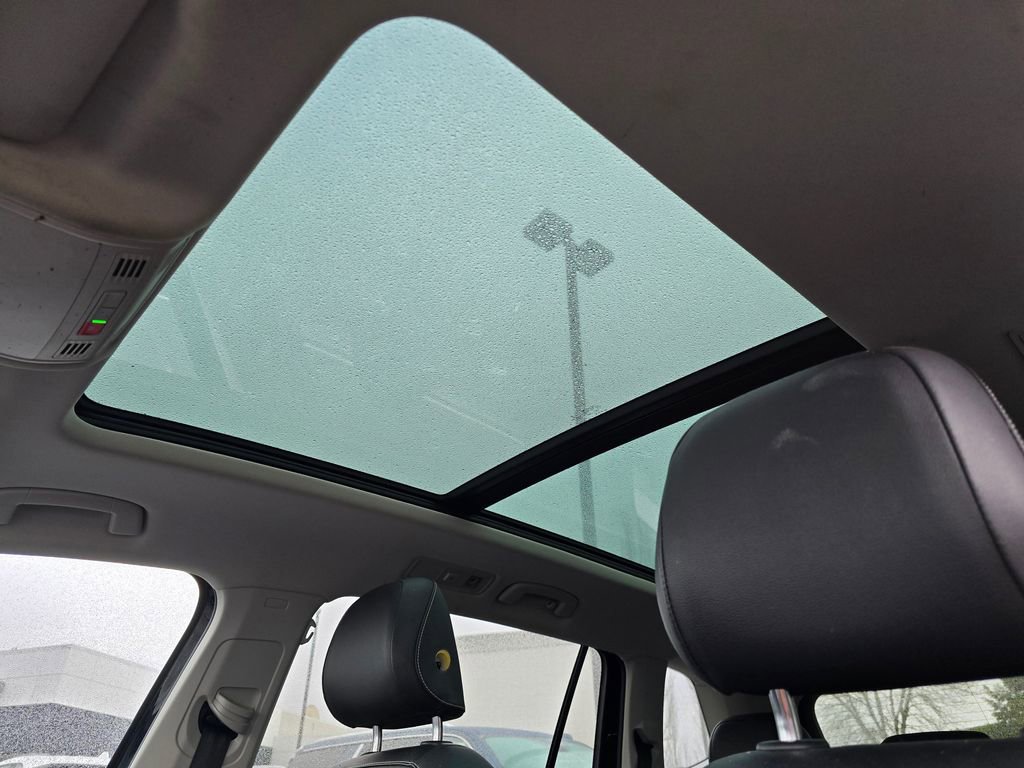 Used 2022 Volkswagen Tiguan SE image 25