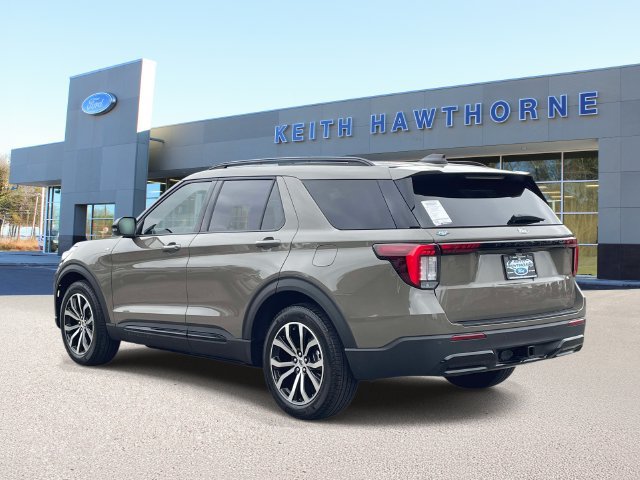 New 2027 Ford Explorer ST-Line w/ Premium Package RWD image 4