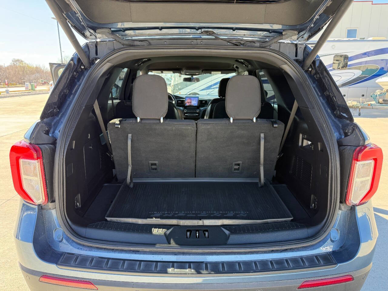 Used 2020 Ford Explorer XLT w/ Comfort Package image 30