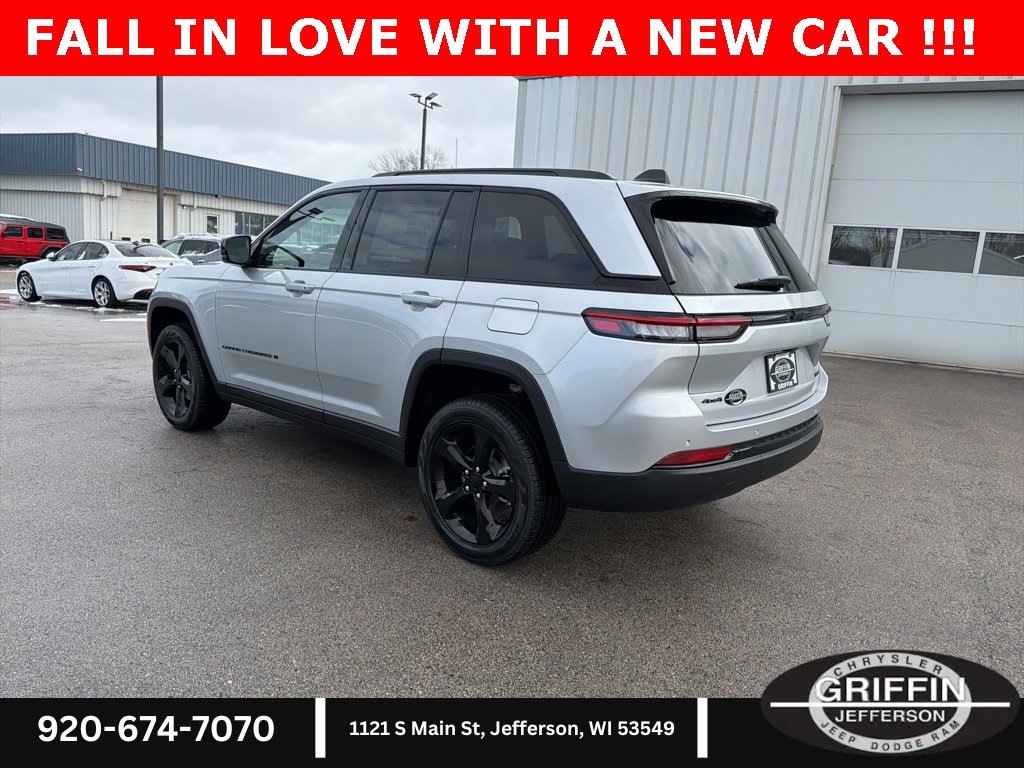 New 2025 Jeep Grand Cherokee Limited w/ Black Appearance Package image 13