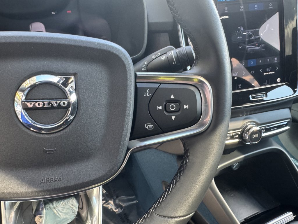 Used 2022 Volvo C40 P8 Recharge Ultimate image 28