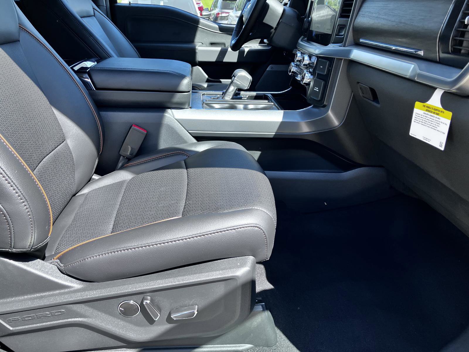 New 2025 Ford F150 Lariat w/ Equipment Group 502A High image 15