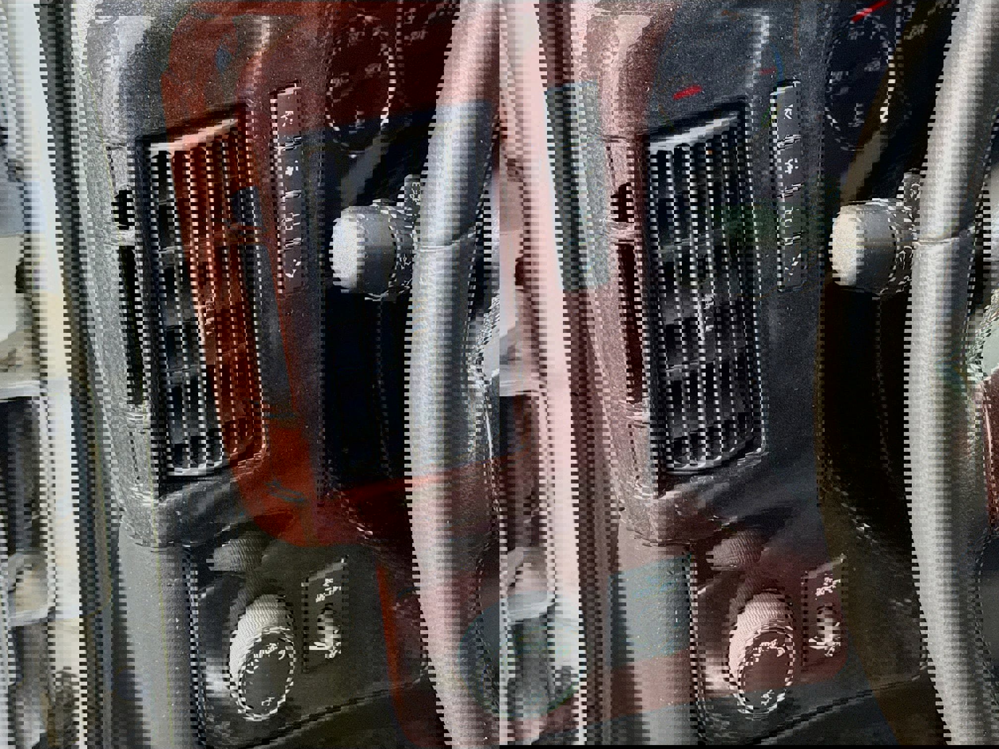 Used 2016 Chevrolet Express 2500 image 15