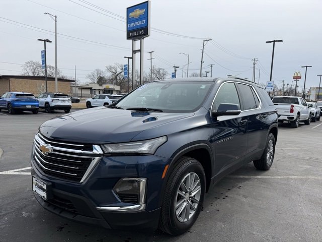 Used 2023 Chevrolet Traverse LT image 1