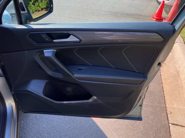 Used 2023 Volkswagen Tiguan SE w/ Panoramic Sunroof Package FWD image 35