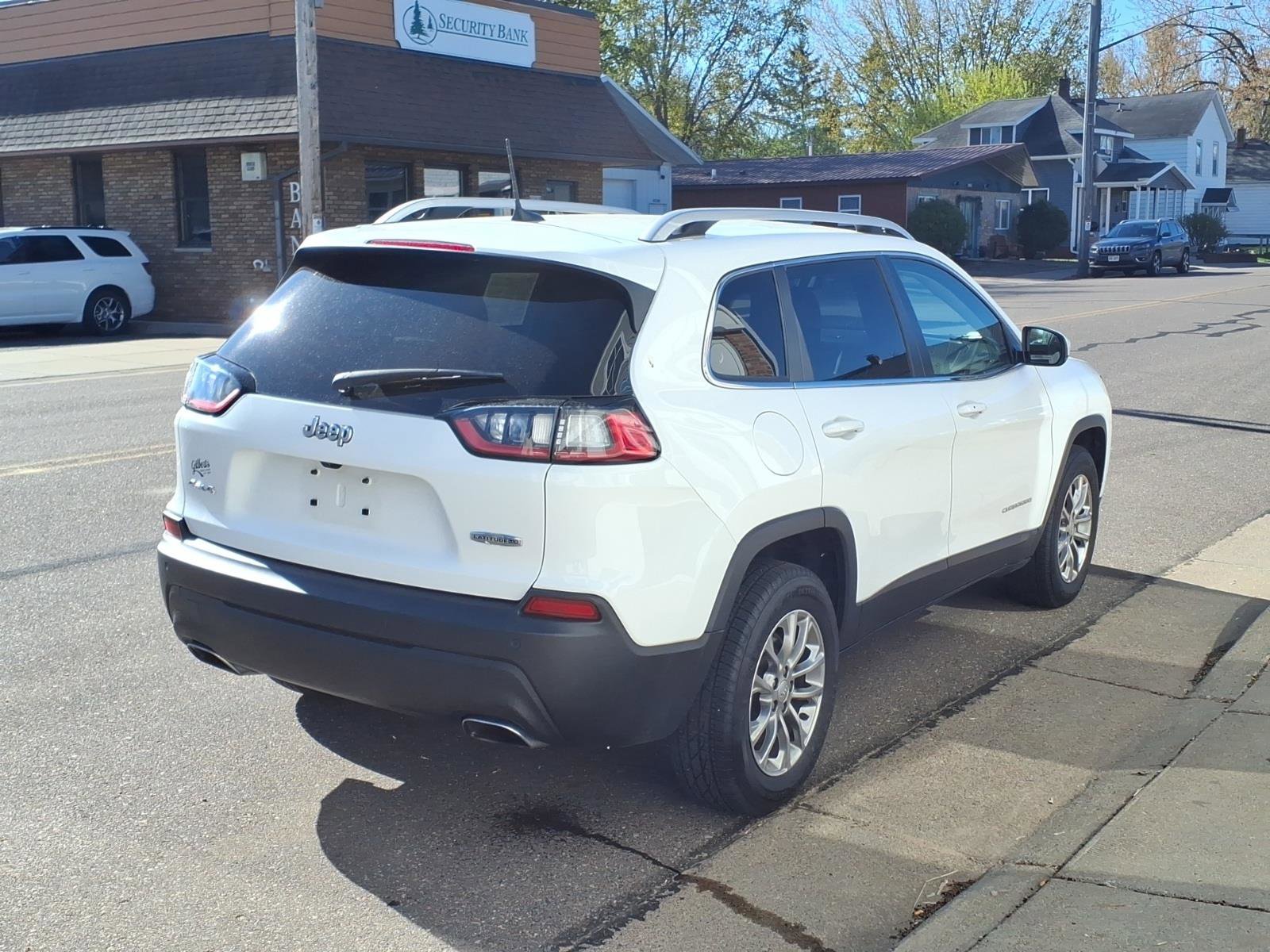 Used 2021 Jeep Cherokee Latitude Lux w/ Mopar Interior Package AWD/4WD image 6