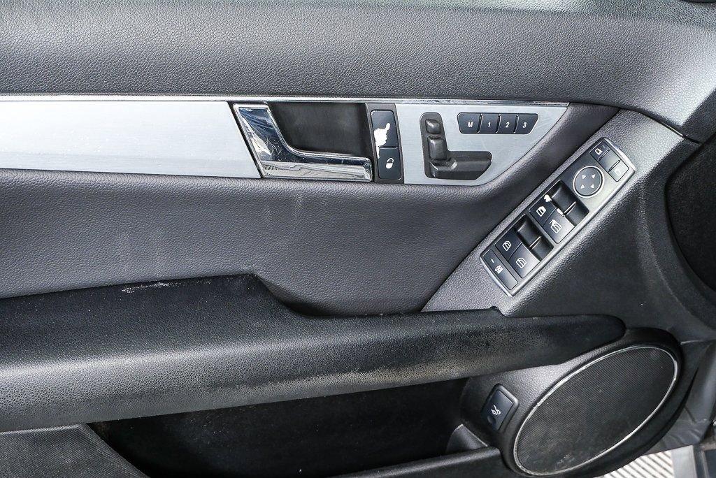 Used 2011 Mercedes-Benz C 300 Sedan image 6