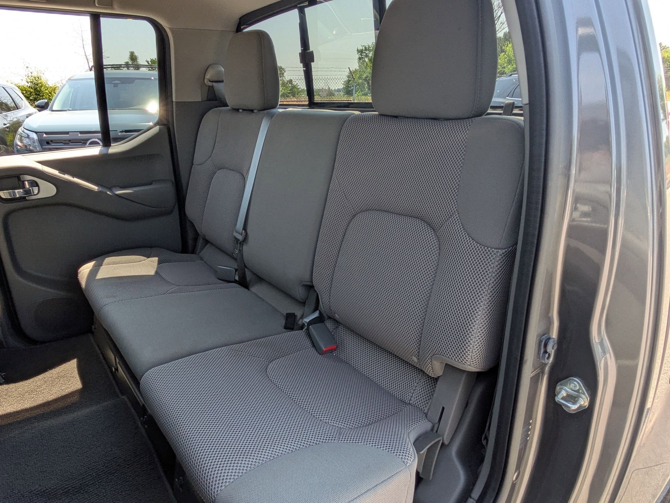 Certified 2020 Nissan Frontier SV w/ Midnight Edition Floor Mats RWD image 27