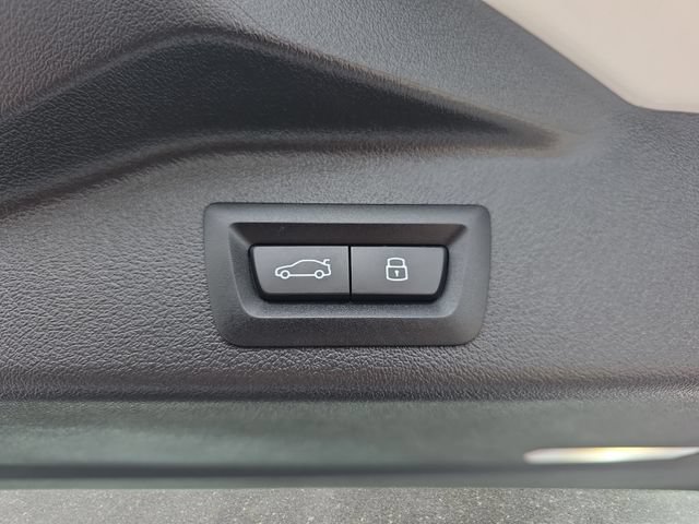 Used 2025 BMW X5 xDrive40i w/ Parking Assistance Package AWD/4WD image 14