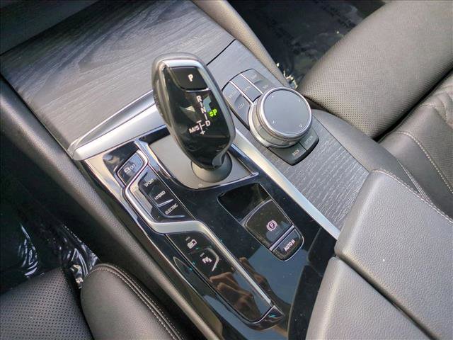 Used 2023 BMW 530e w/ Premium Package image 12