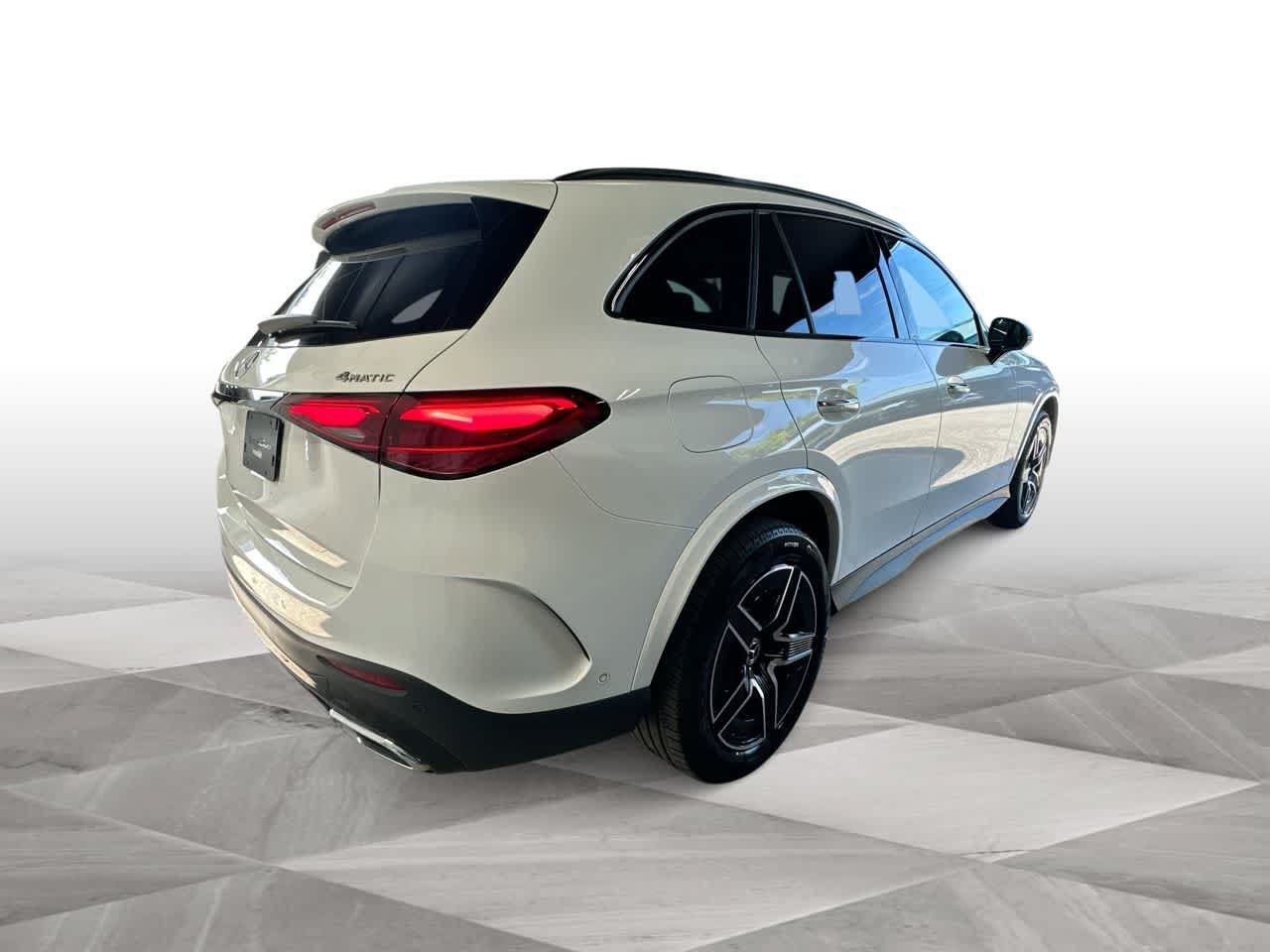 Used 2025 Mercedes-Benz GLC 300 4MATIC image 8