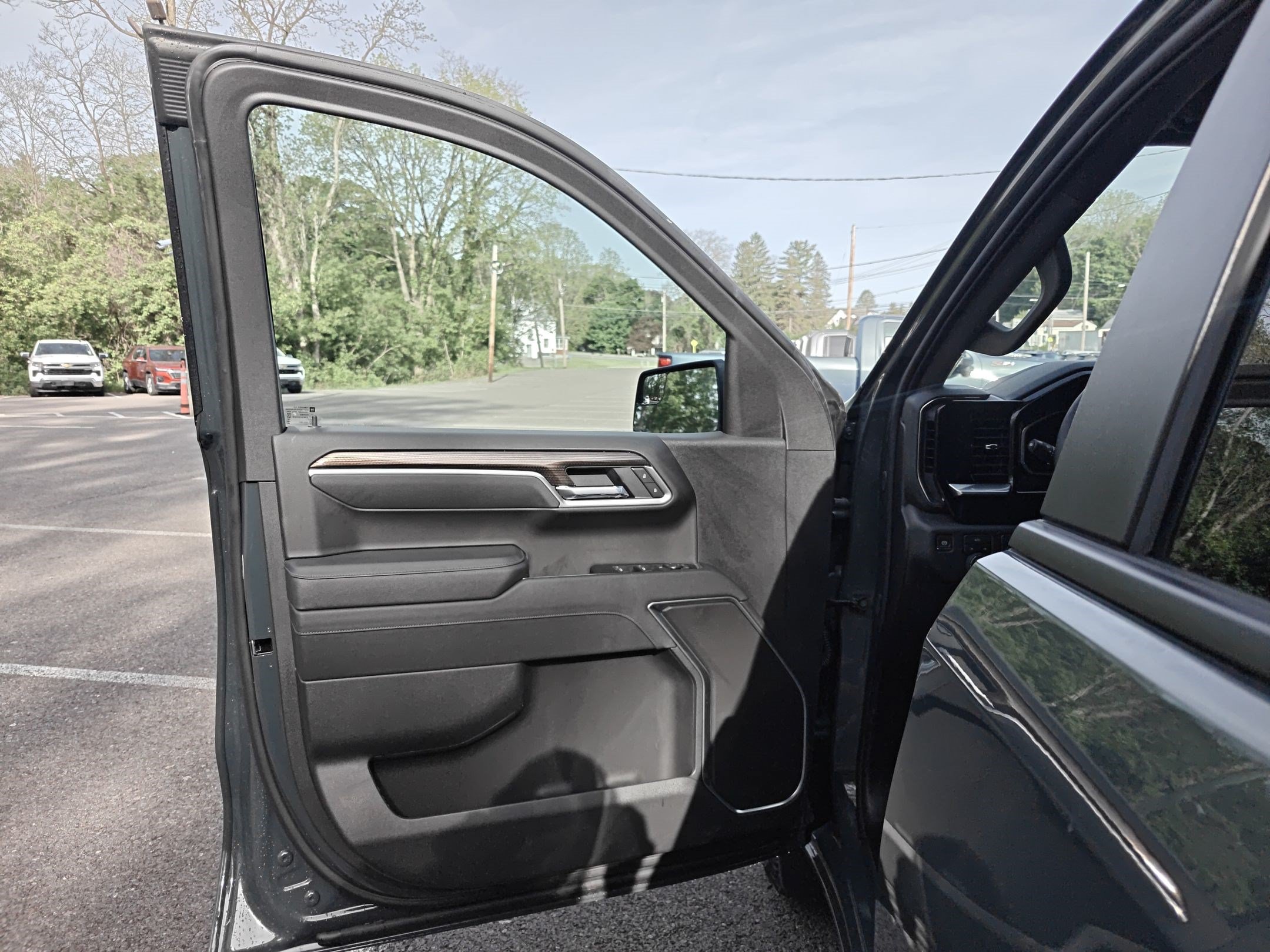 Certified 2026 Chevrolet Silverado 1500 LT AWD/4WD image 5