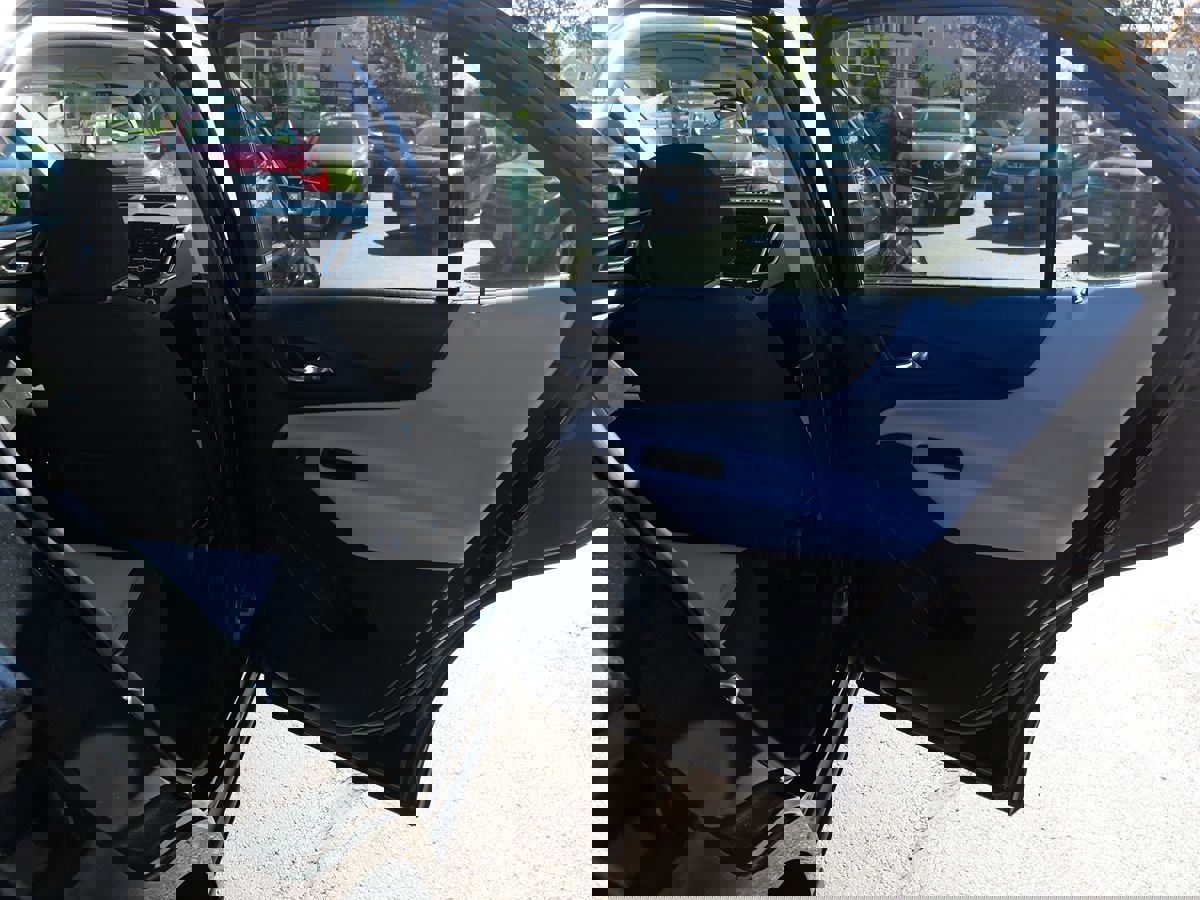 Used 2021 Chevrolet Equinox LS image 31