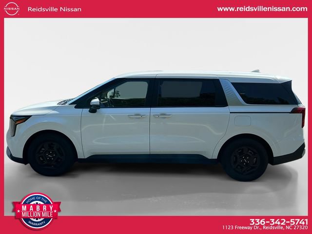 Used 2025 Kia Carnival FWD image 3
