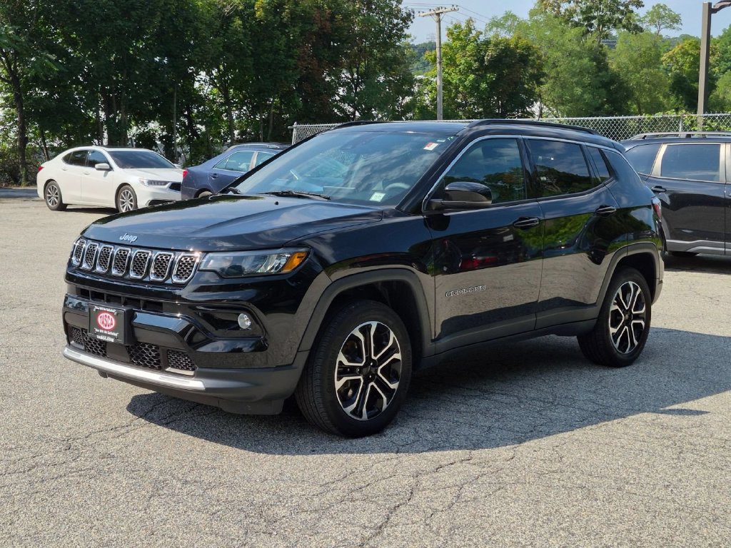 Used 2023 Jeep Compass Limited w/ Sun and Sound Group AWD/4WD image 9