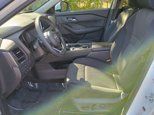 Used 2024 Nissan Rogue SV image 25