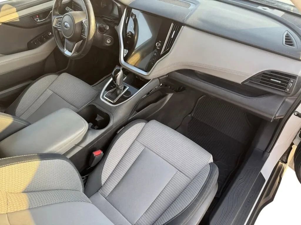 Used 2022 Subaru Outback Premium image 16
