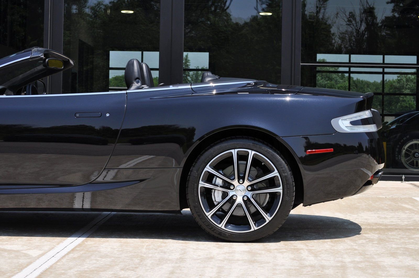 Used 2012 Aston Martin DB9 Volante image 12