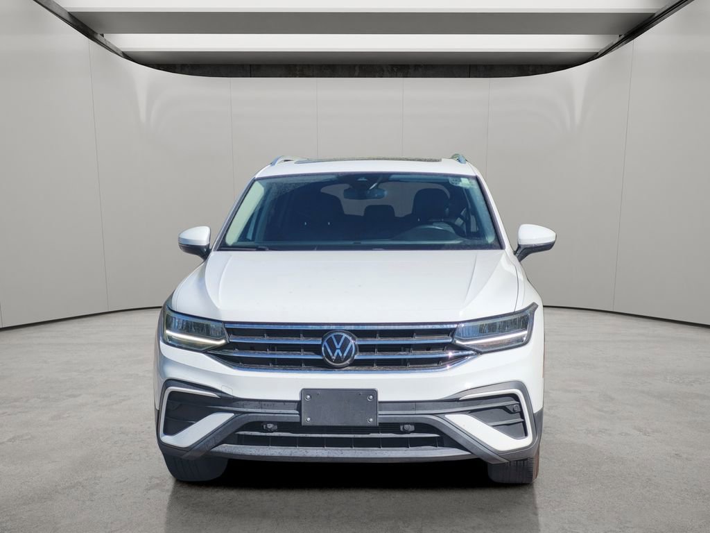 Used 2022 Volkswagen Tiguan SE w/ Panoramic Sunroof Package FWD image 6