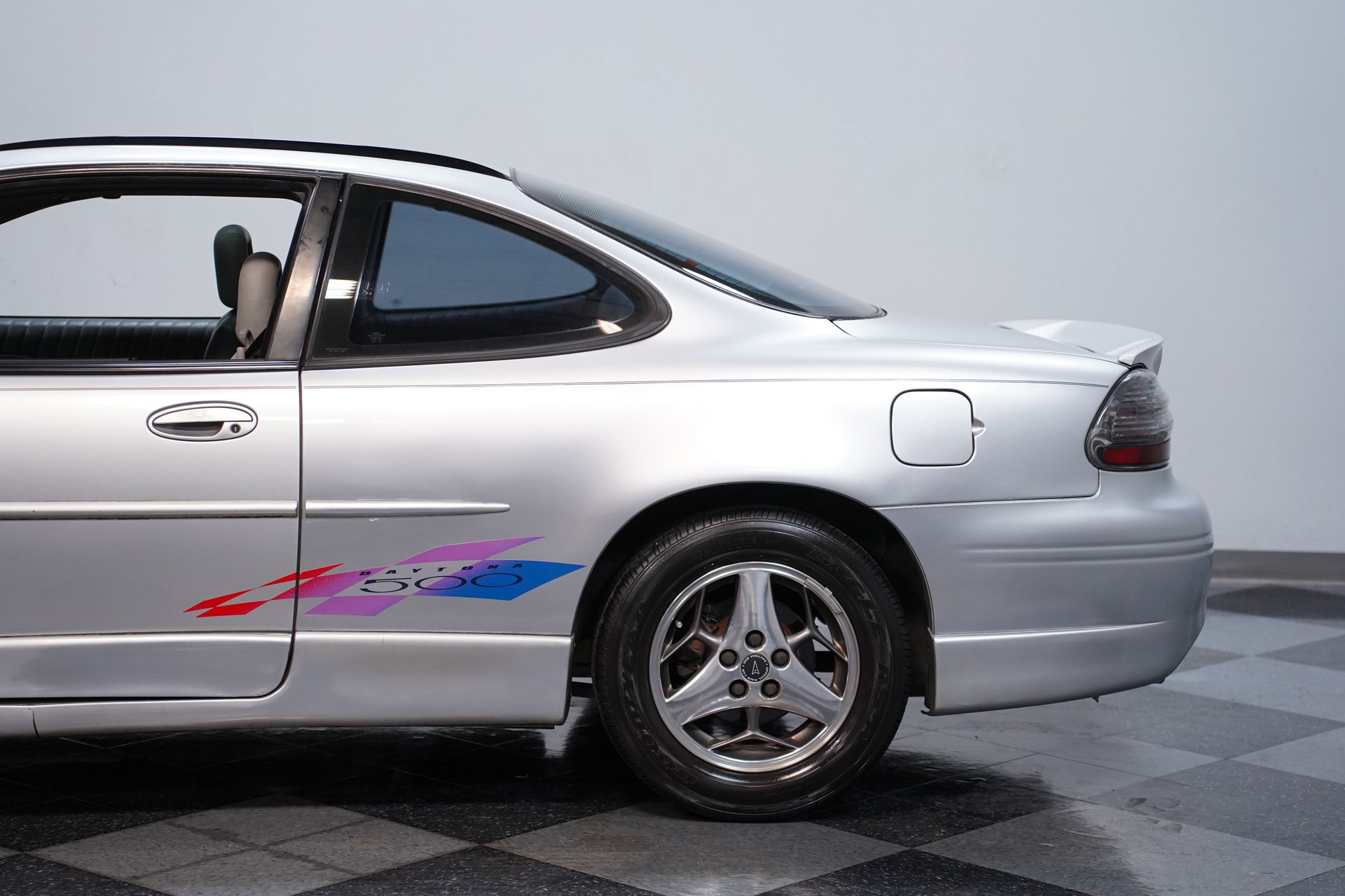 Used 2000 Pontiac Grand Prix GTP w/ Opt Pkg FWD image 20
