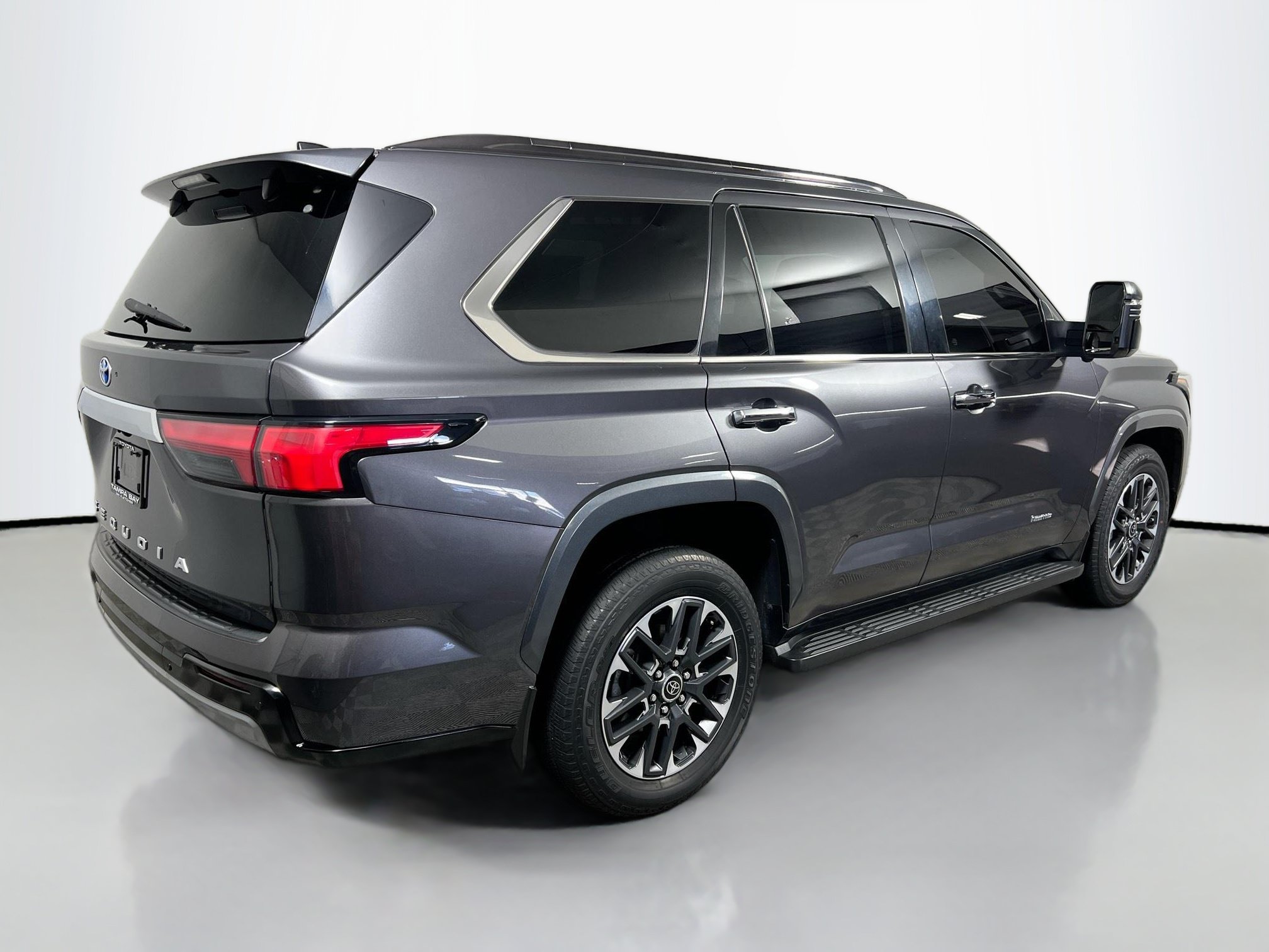 Used 2023 Toyota Sequoia Limited RWD image 4