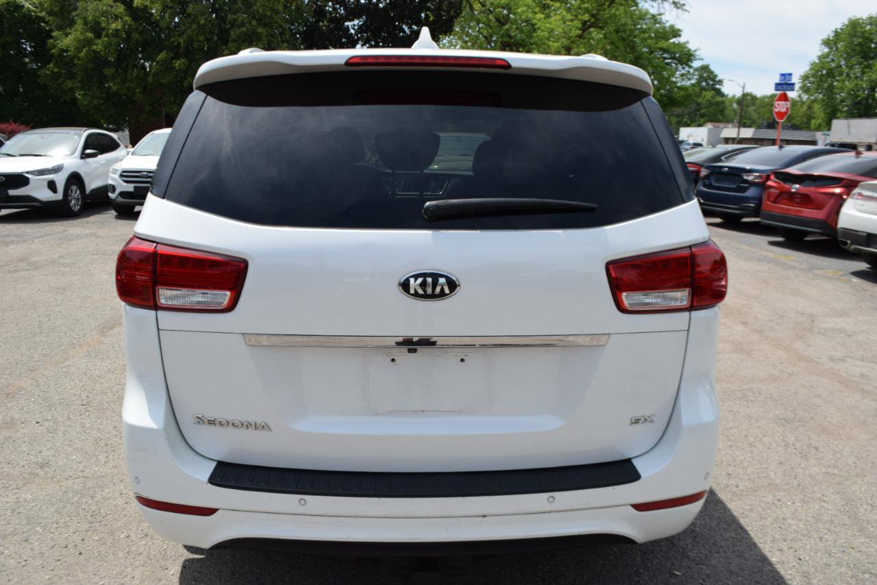 Used 2015 Kia Sedona SX FWD image 7