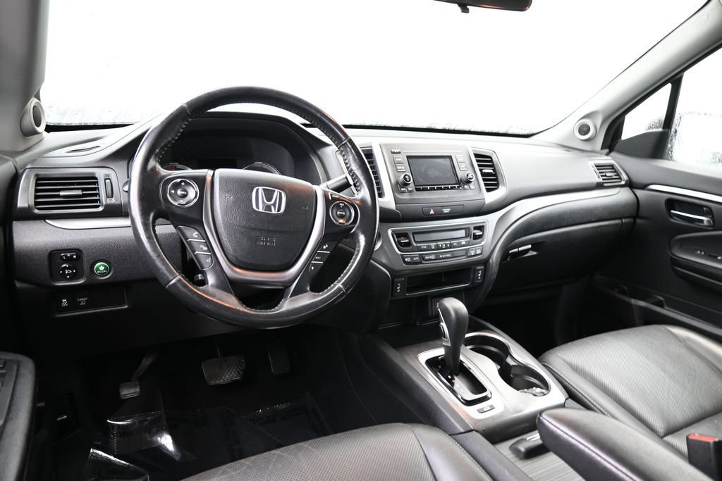 Used 2017 Honda Ridgeline RTL image 11