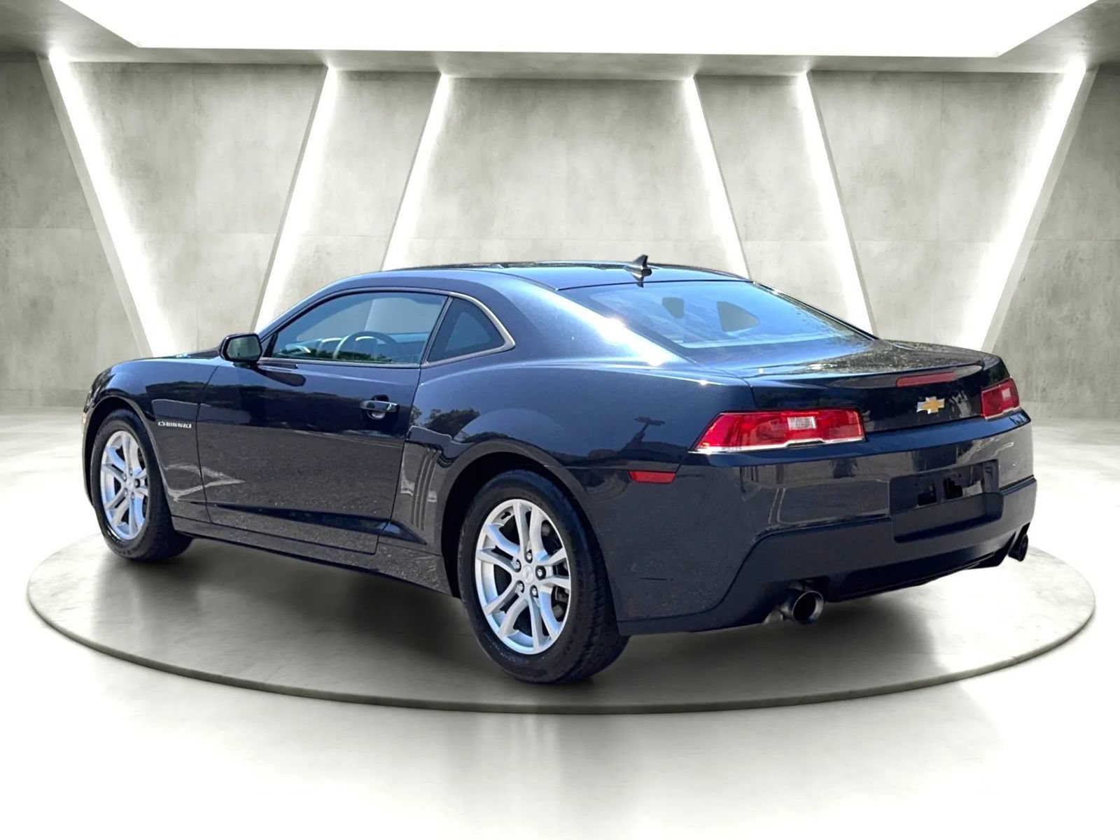 Used 2014 Chevrolet Camaro LS RWD image 7