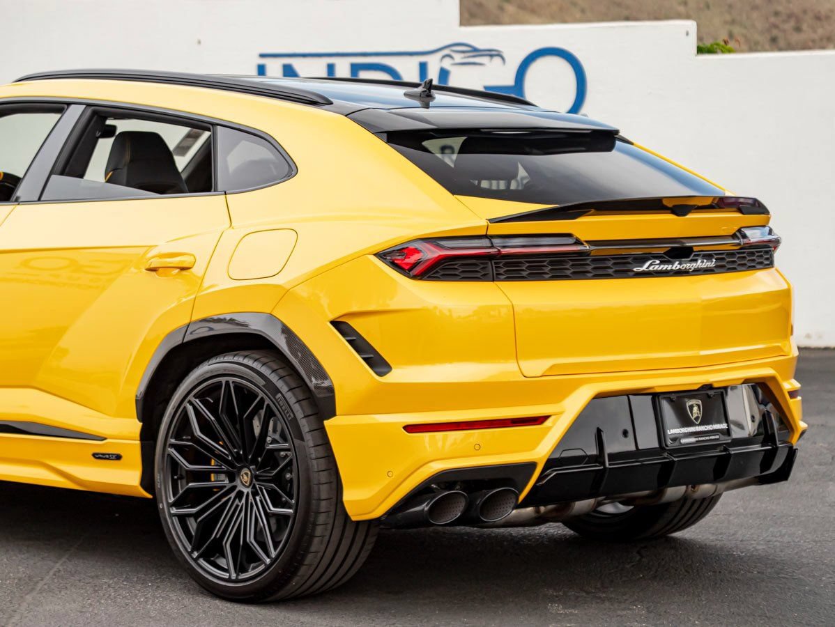 Used 2026 Lamborghini Urus SE AWD/4WD image 10