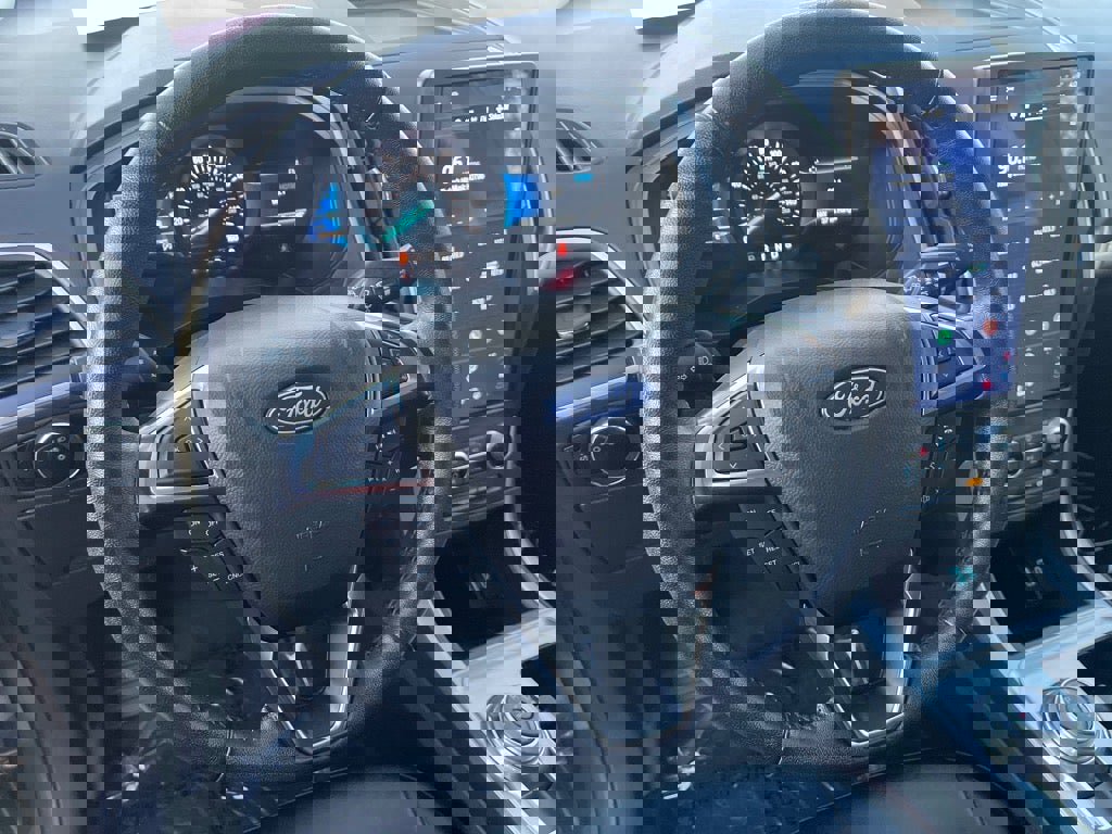 Used 2024 Ford Edge SEL image 9