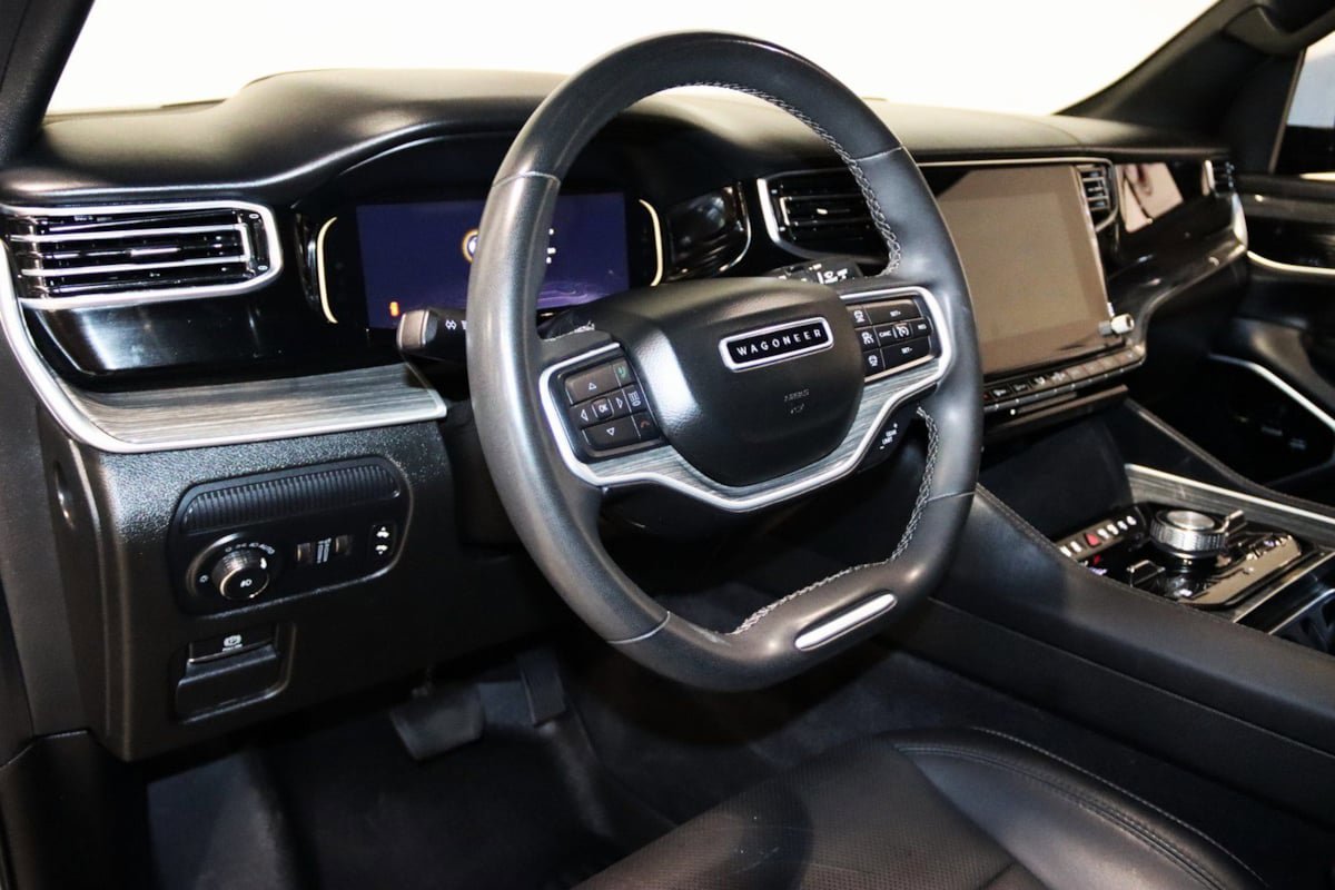 Used 2022 Jeep Wagoneer Series III w/ Premium Group I image 41