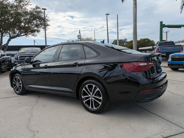 Used 2024 Volkswagen Jetta Sport image 6