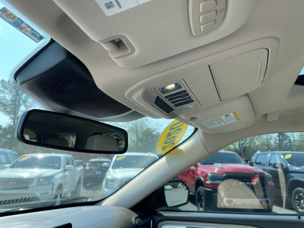 Used 2020 Ford Explorer Platinum w/ Premium Technology Package image 23