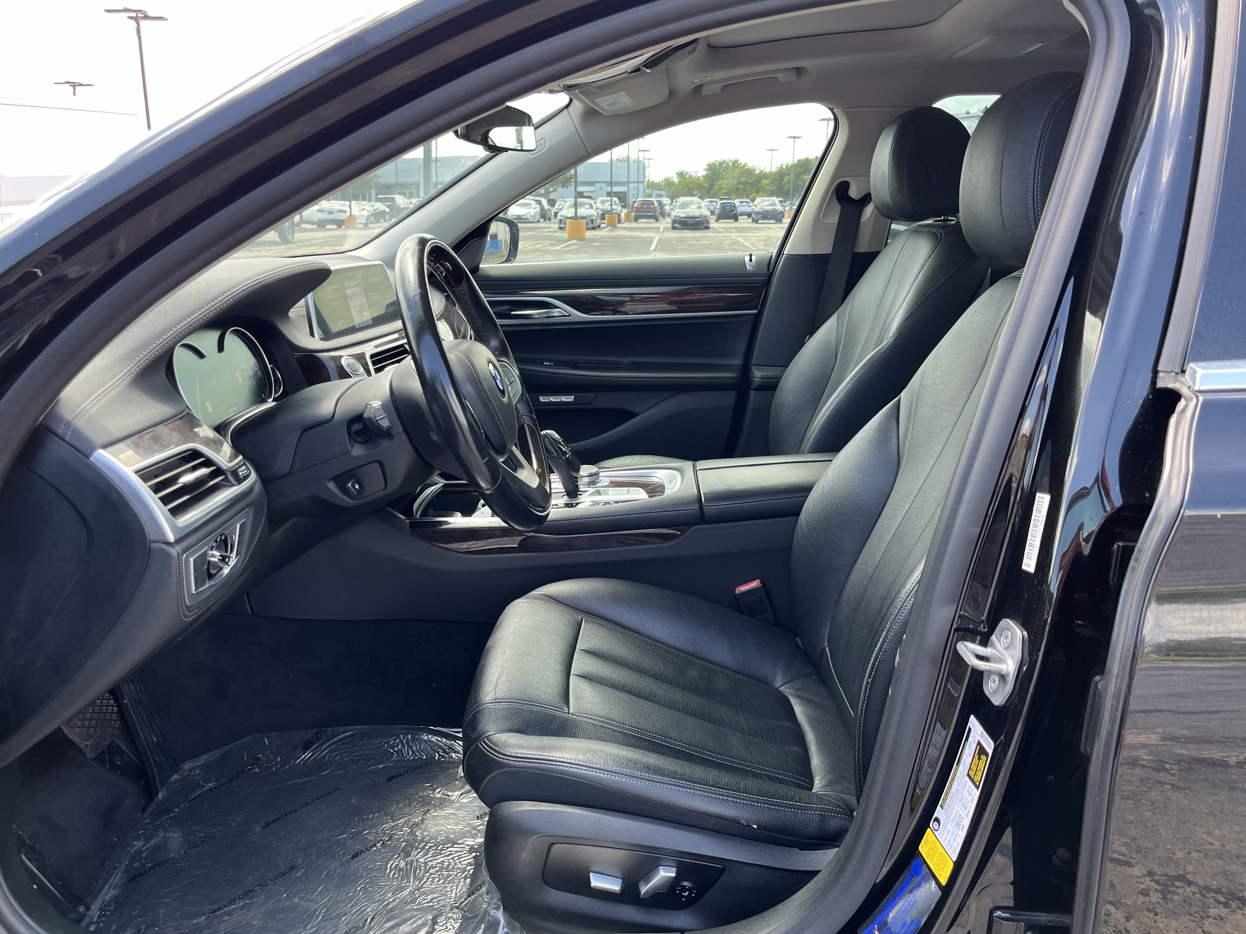 Used 2018 BMW 740i RWD image 32