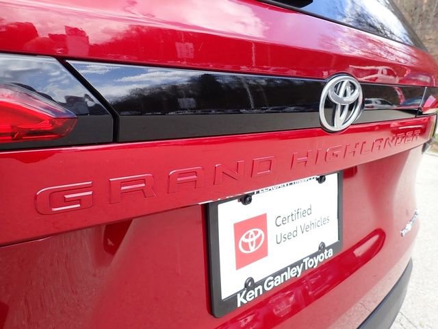 Certified 2024 Toyota Grand Highlander AWD image 8