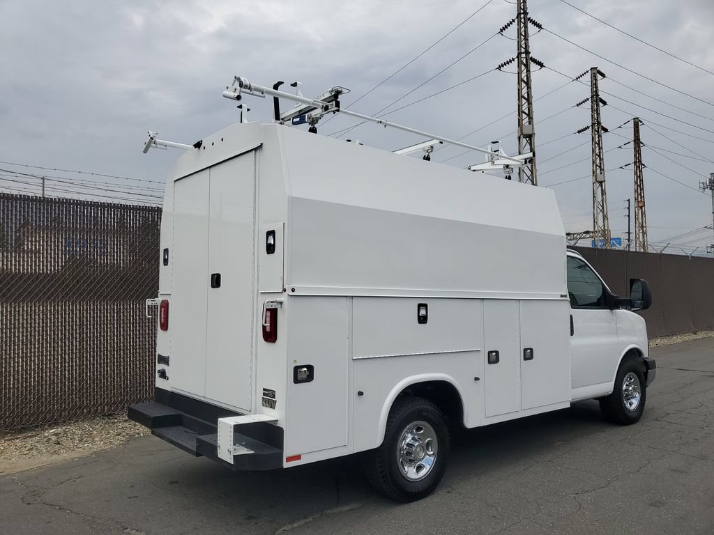Used 2024 Chevrolet Express 3500 w/ Power Convenience Package RWD image 4
