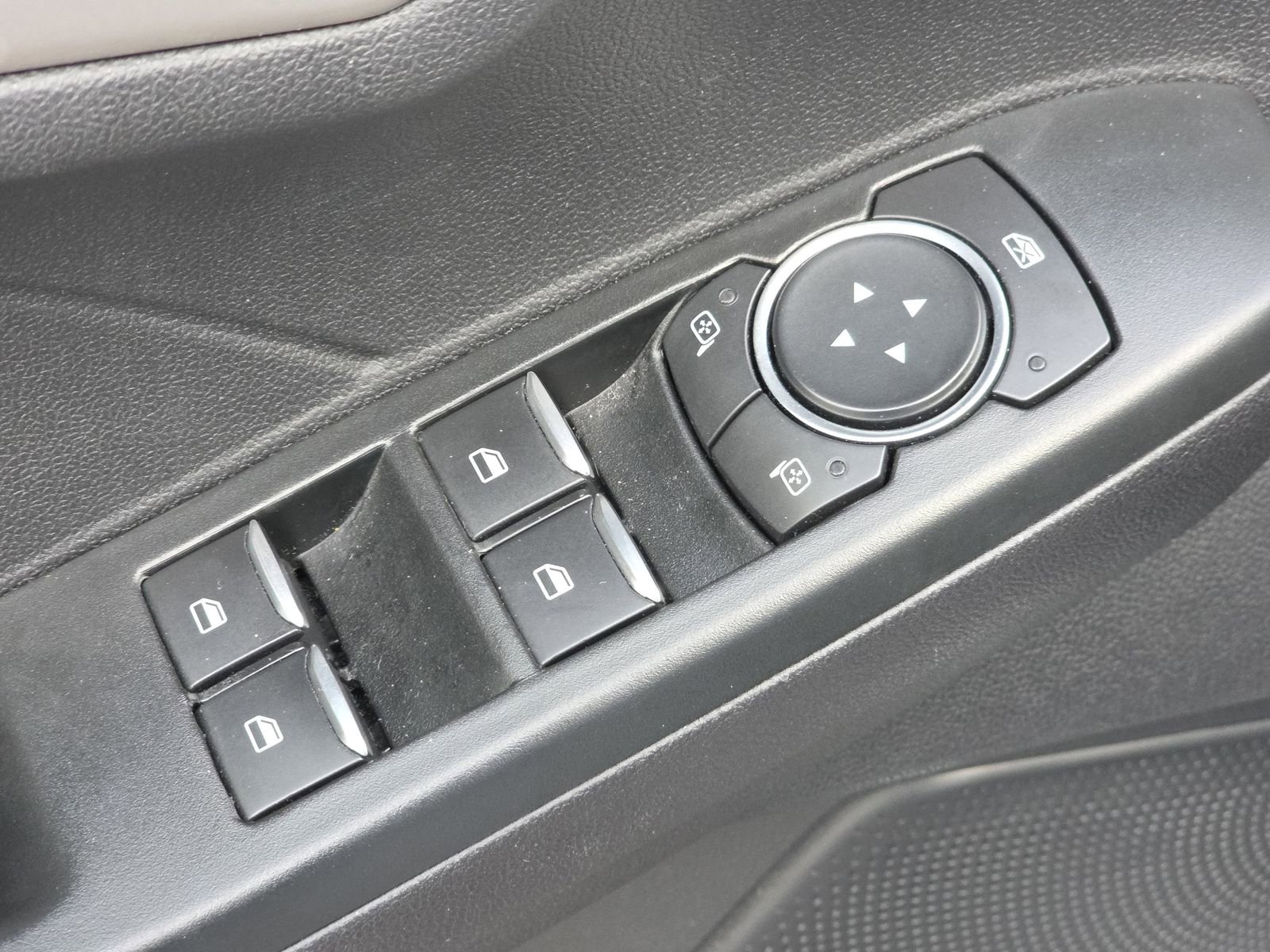 Used 2022 Ford Escape SEL image 17