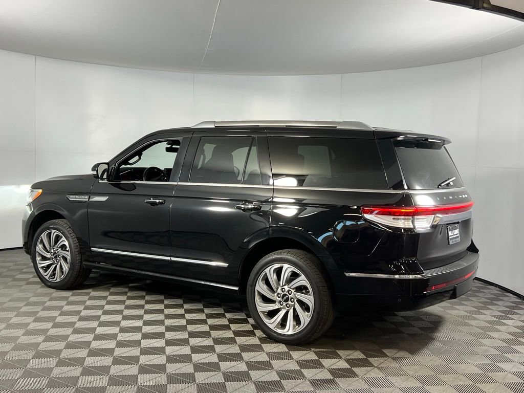 Used 2024 Lincoln Navigator Reserve image 7