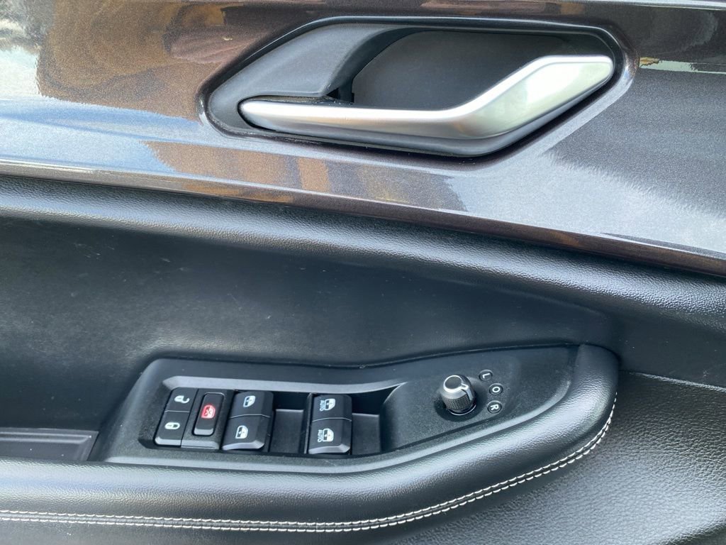 Used 2022 Jeep Grand Cherokee L Laredo image 9