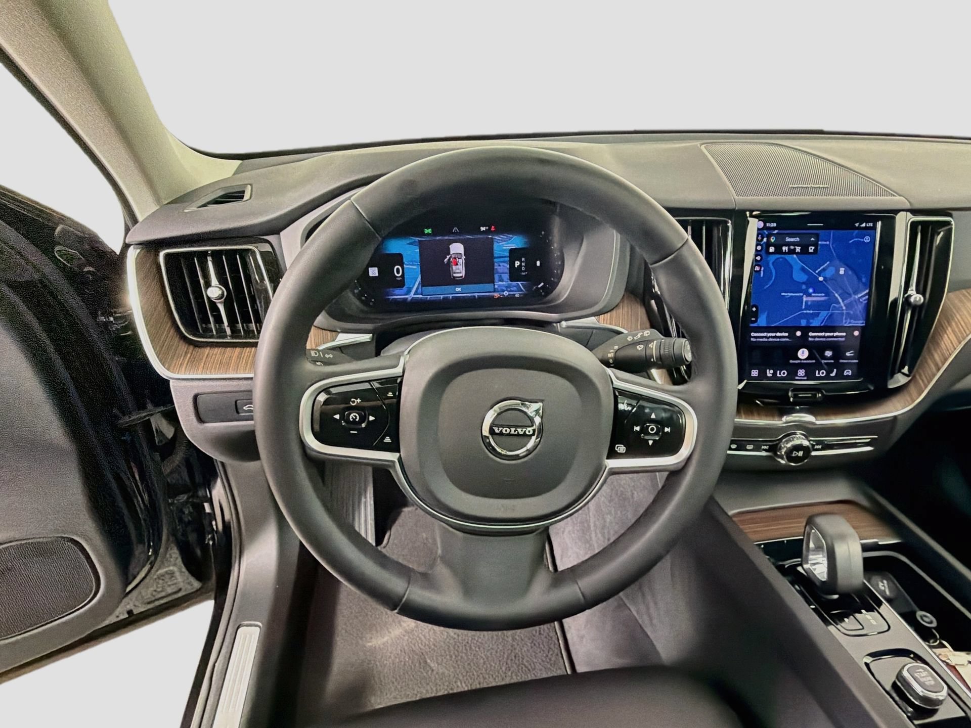 Certified 2023 Volvo XC60 B5 Plus w/ Protection Package Premier FWD image 11