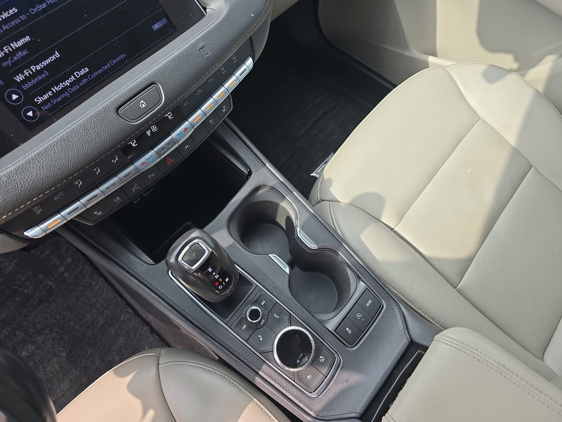 Used 2019 Cadillac XT4 Premium Luxury image 25