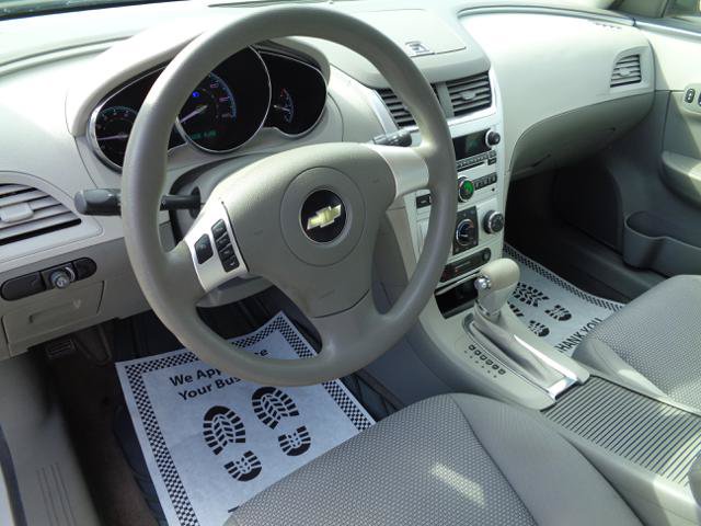 Used 2010 Chevrolet Malibu LS FWD image 19