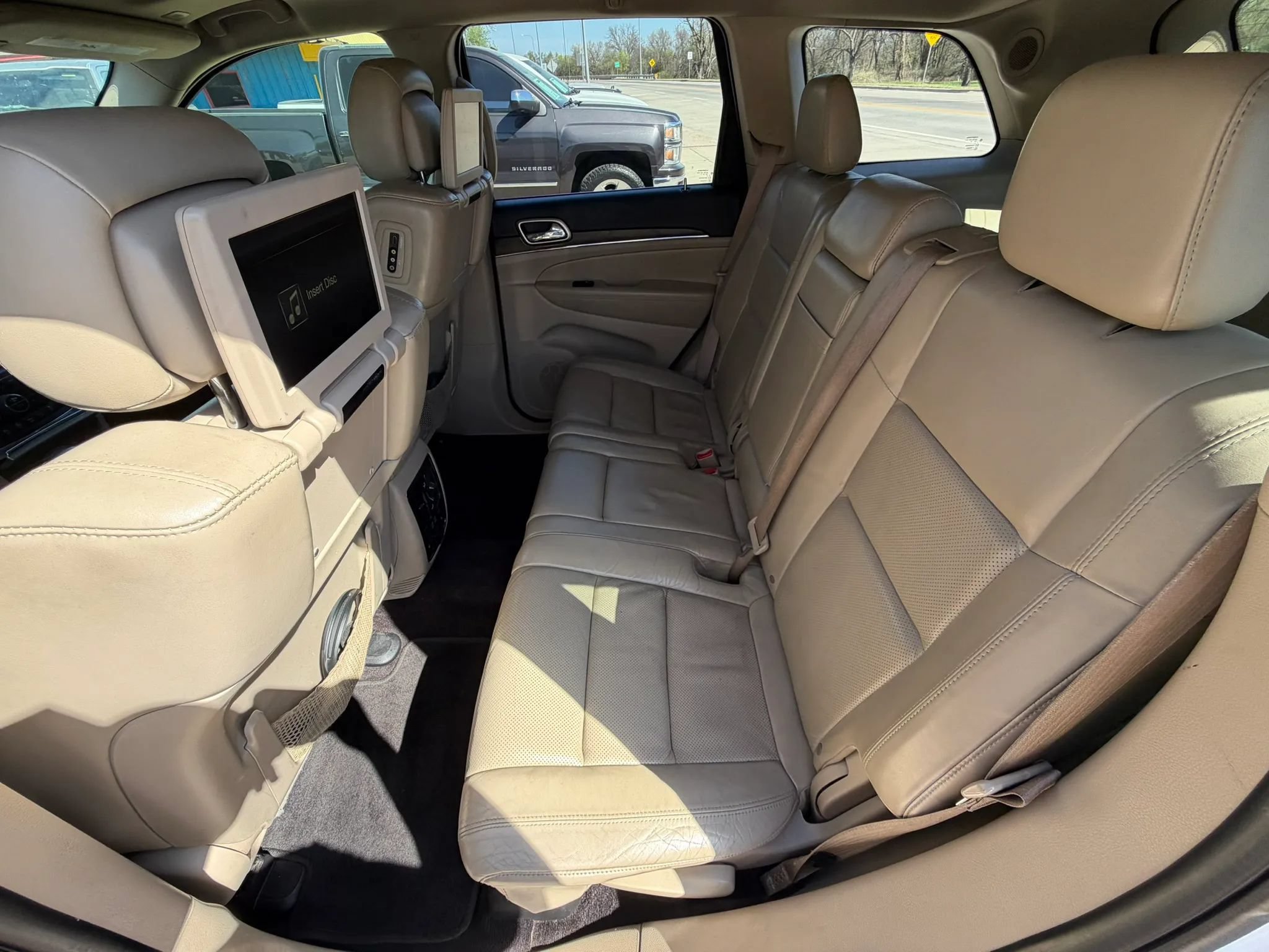 Used 2017 Jeep Grand Cherokee Limited w/ Luxury Group II RWD image 18