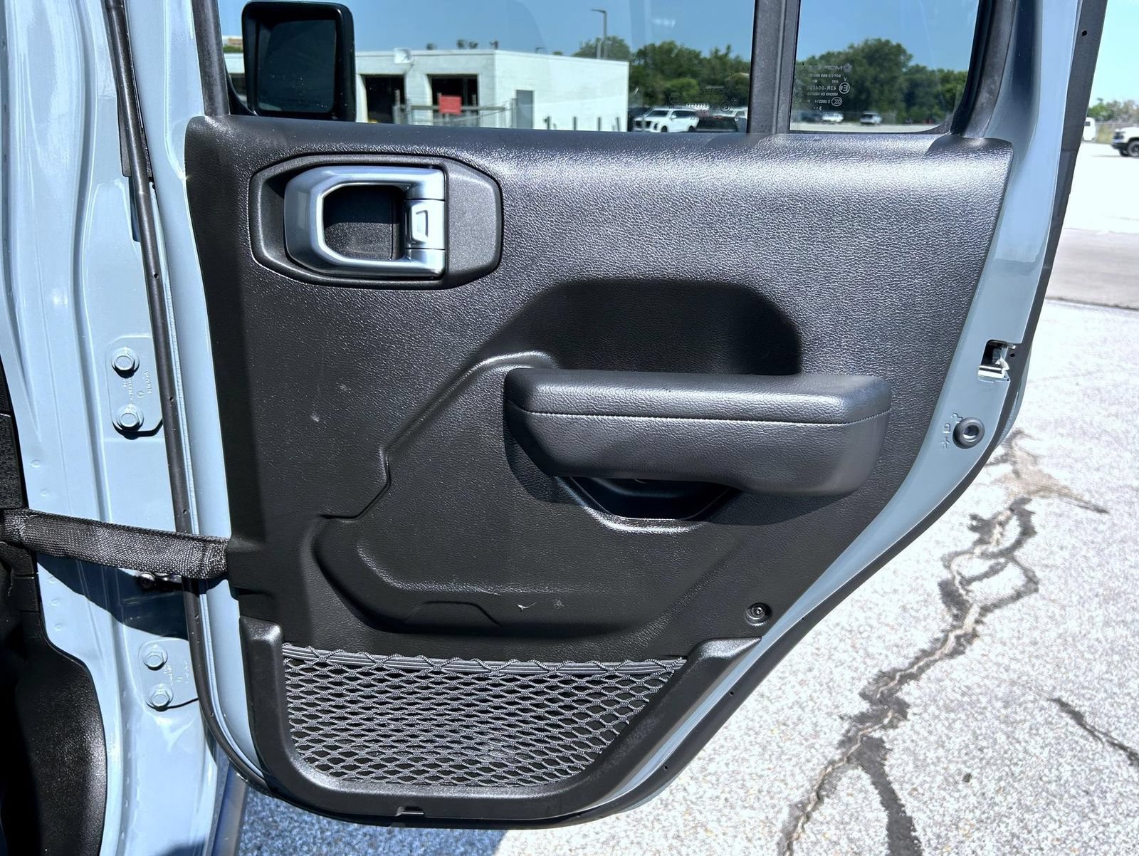 Used 2024 Jeep Wrangler Unlimited Rubicon w/ Convenience Group AWD/4WD image 19
