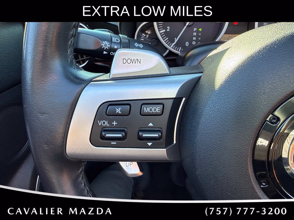Used 2008 MAZDA MX-5 Miata Grand Touring w/ Premium Pkg RWD image 12