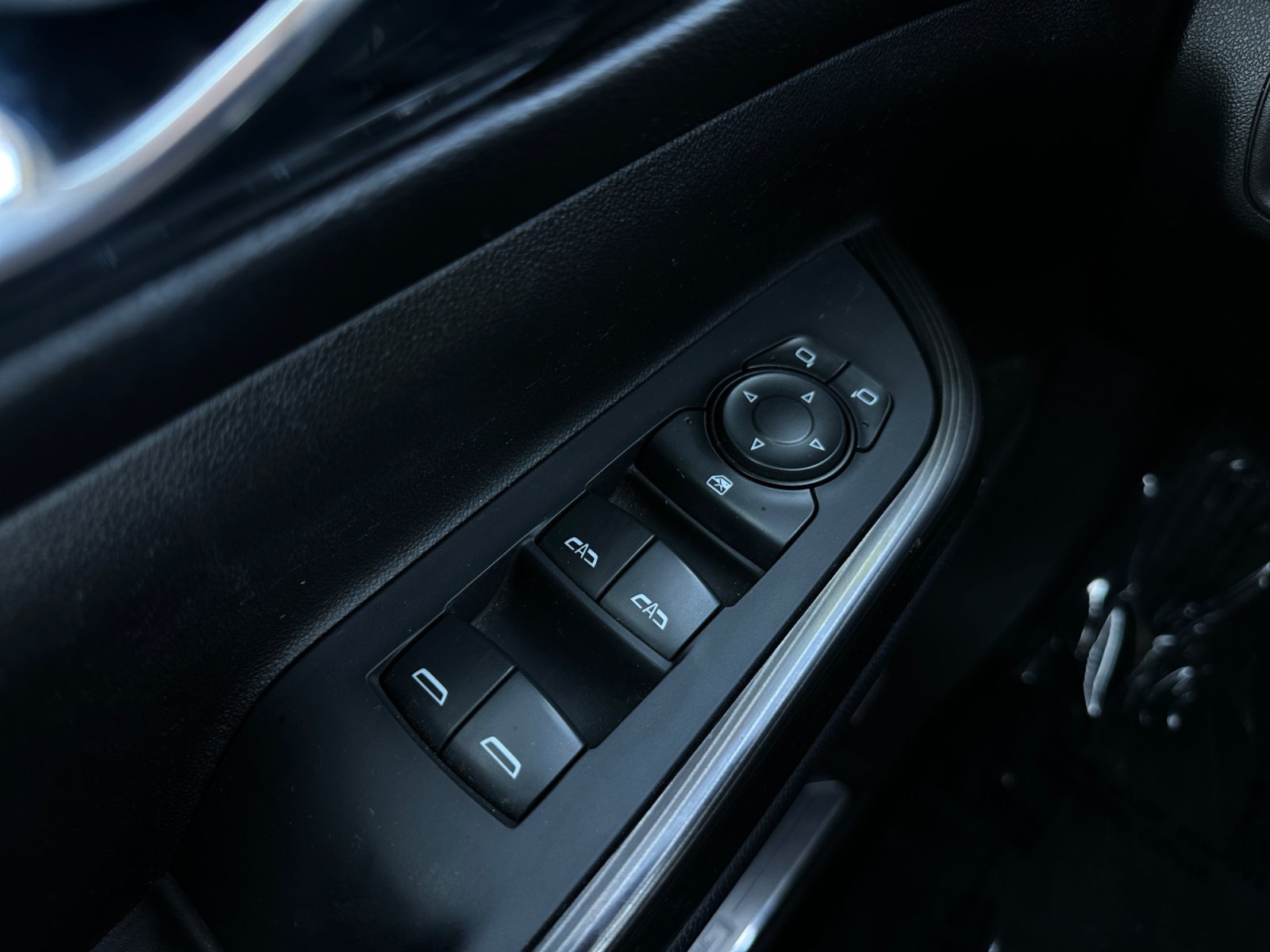 Used 2023 GMC Acadia SLT FWD image 23
