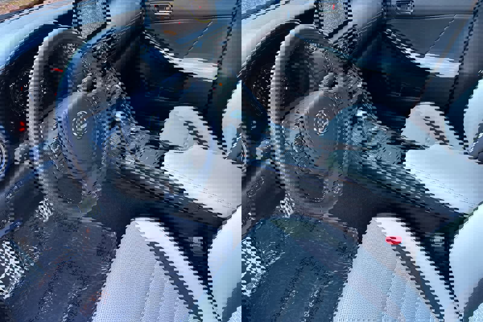 Used 2023 Lexus IS 500 image 11