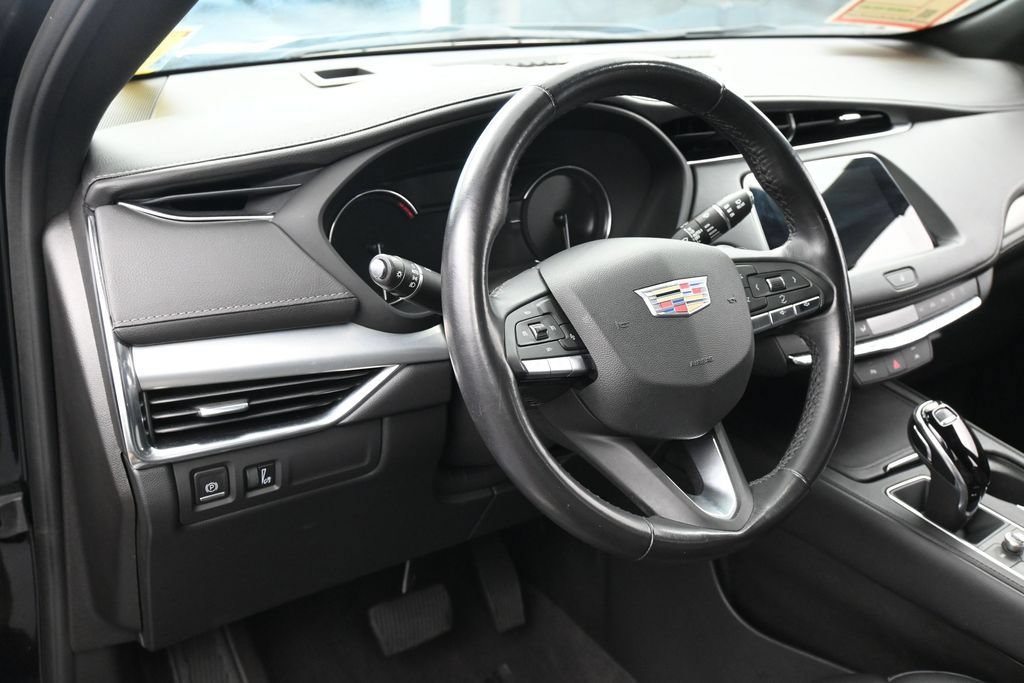 Used 2023 Cadillac XT4 Premium Luxury FWD image 15